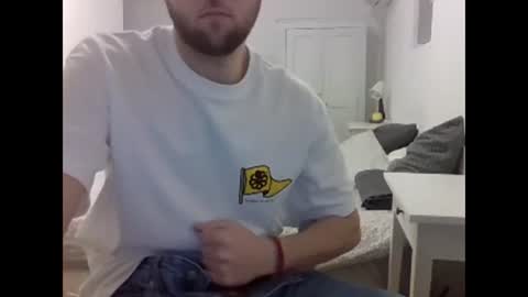 Snapshot of biggbaguette1 chatting on 02-12-26, 02:12 biggbaguette1 online show from 02-12-26, 02:12