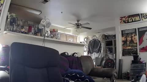 biggerisbetter21 online show from 02-03-25, 04:41