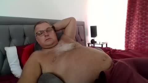 Snapshot of bigguy2014 chatting on 07-28-26, 01:54 bigguy2014 online show from 07-28-26, 01:54