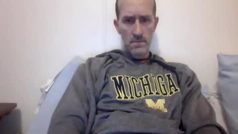 Snapshot of bighugemouthful chatting on 03-06-25, 04:30 Chaz online show from 03-06-25, 04:30