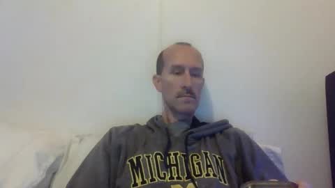 Snapshot of bighugemouthful chatting on 11-03-25, 09:48 Chaz online show from 11-03-25, 09:48