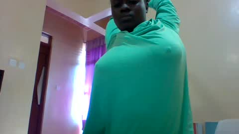 Snapshot of bigjuicyass_30 chatting on 07-14-26, 06:07 pretty online show from 07-14-26, 06:07