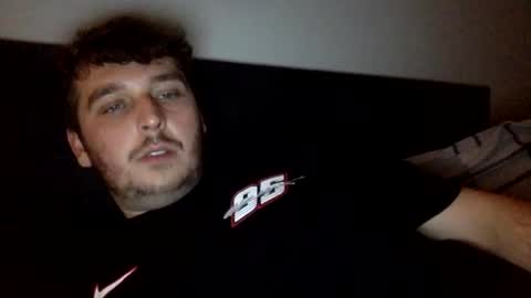 Snapshot of bigleeee9 chatting on 11-08-25, 01:17 bigleeee9 online show from 11-08-25, 01:17