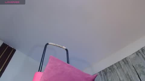 Snapshot of bigntastyclit chatting on 10-03-25, 03:36 Luna online show from 10-03-25, 03:36