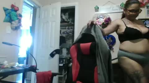 the Mini mami online show from 09-12-25, 03:34