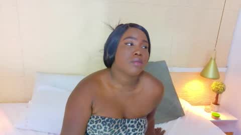 Snapshot of bigroundbooty_ chatting on 02-19-26, 07:21 bigroundbooty_ online show from 02-19-26, 07:21