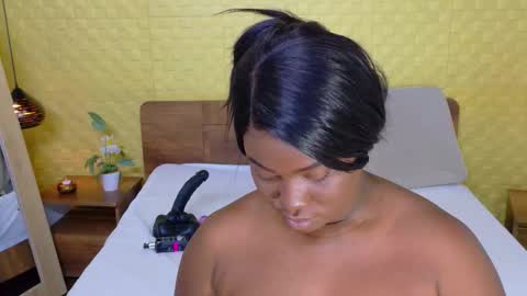 Snapshot of bigroundbooty_ chatting on 02-23-26, 07:55 bigroundbooty_ online show from 02-23-26, 07:55