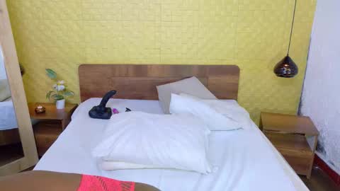 Snapshot of bigroundbooty_ chatting on 02-27-26, 08:09 bigroundbooty_ online show from 02-27-26, 08:09