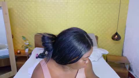 Snapshot of bigroundbooty_ chatting on 02-28-26, 12:39 bigroundbooty_ online show from 02-28-26, 12:39