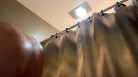 Snapshot of bigskinnyboyshh chatting on 11-22-25, 12:20 bigskinnyboyshh online show from 11-22-25, 12:20