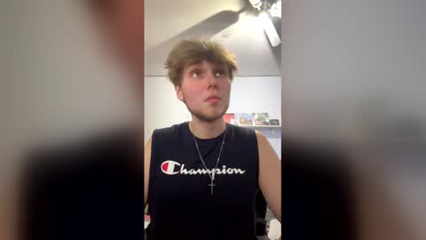 Snapshot of bigskinnyboyshh chatting on 02-11-26, 12:15 bigskinnyboyshh online show from 02-11-26, 12:15