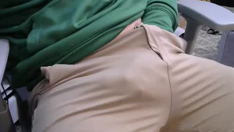 Snapshot of bigsword4her chatting on 01-22-25, 04:55 bigsword4her online show from 01-22-25, 04:55