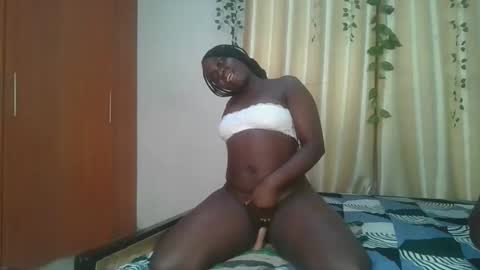 Snapshot of bigtits_baddie chatting on 12-16-25, 07:52 bigtits_baddie online show from 12-16-25, 07:52