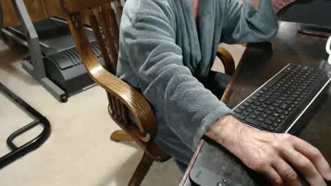 Snapshot of billy471 chatting on 01-04-25, 11:43 billy471 online show from 01-04-25, 11:43