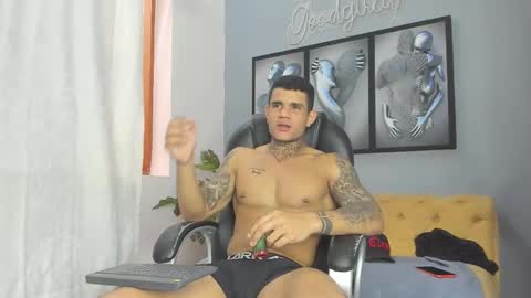 Snapshot of billy__douglass chatting on 12-15-25, 08:35 Billy Douglass online show from 12-15-25, 08:35