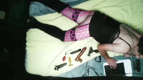 Snapshot of biteme13 chatting on 09-13-25, 10:15 biteme13 online show from 09-13-25, 10:15