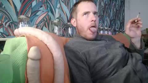 Snapshot of bizoukey15 chatting on 09-24-25, 08:34 bizoukey15 online show from 09-24-25, 08:34