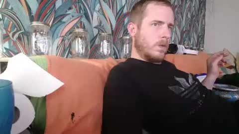 Snapshot of bizoukey15 chatting on 10-15-25, 01:50 bizoukey15 online show from 10-15-25, 01:50