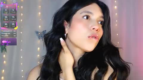 Snapshot of black_dar_ chatting on 09-23-25, 10:40 Sara online show from 09-23-25, 10:40