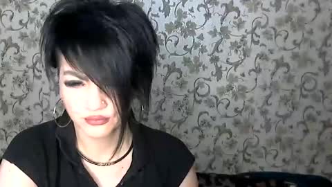 black_hot_01 online show from 10-16-25, 06:36