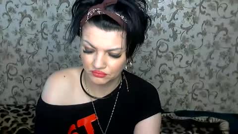 black_hot_01 online show from 11-28-25, 08:17