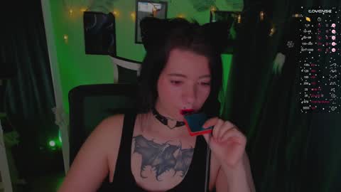  Black Kittie    Wednesday - 1300 - 1900 GMT help me get 100 thumbs up online show from 12-18-24, 02:06