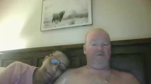 Snapshot of black_n_white4 chatting on 12-11-24, 10:25 black_n_white4 online show from 12-11-24, 10:25