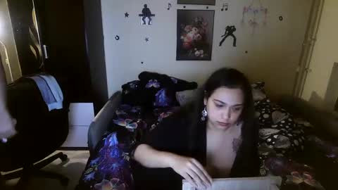 Snapshot of blackandwhiteboy6 chatting on 12-31-24, 12:43 blackandwhiteboy6 online show from 12-31-24, 12:43