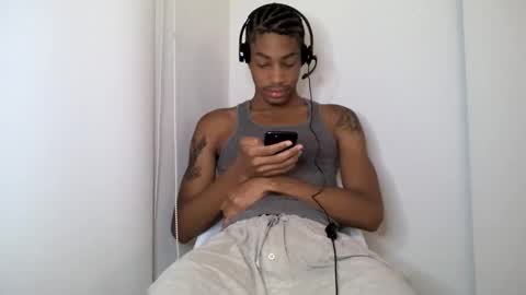 Snapshot of blackbulltitus chatting on 10-02-25, 02:40 BlackBullTitus online show from 10-02-25, 02:40