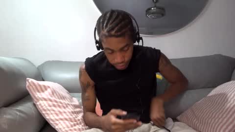 Snapshot of blackbulltitus chatting on 10-06-25, 10:18 BlackBullTitus online show from 10-06-25, 10:18