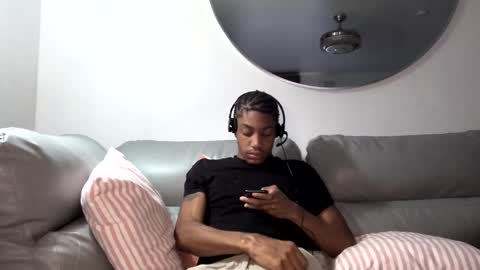 Snapshot of blackbulltitus chatting on 10-07-25, 10:18 BlackBullTitus online show from 10-07-25, 10:18