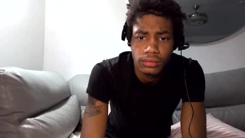 Snapshot of blackbulltitus chatting on 10-09-25, 10:19 BlackBullTitus online show from 10-09-25, 10:19