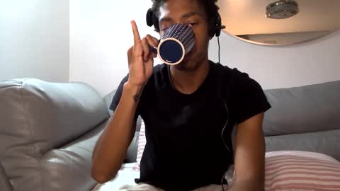 Snapshot of blackbulltitus chatting on 10-10-25, 10:42 BlackBullTitus online show from 10-10-25, 10:42