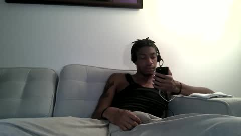 Snapshot of blackbulltitus chatting on 10-17-25, 11:07 BlackBullTitus online show from 10-17-25, 11:07