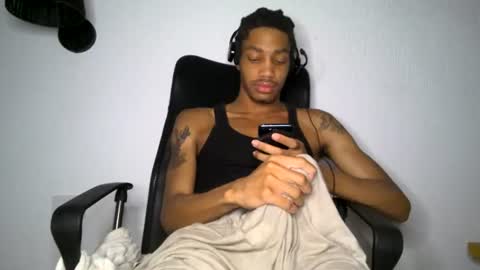 Snapshot of blackbulltitus chatting on 06-13-26, 04:43 BlackBullTitus online show from 06-13-26, 04:43