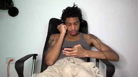 Snapshot of blackbulltitus chatting on 06-16-26, 03:31 BlackBullTitus online show from 06-16-26, 03:31