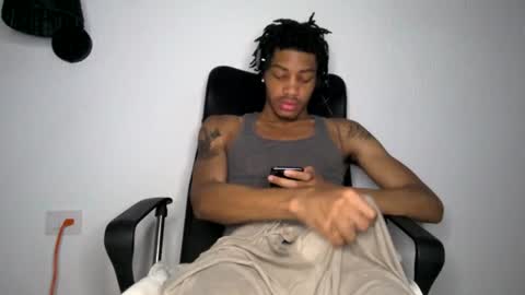 Snapshot of blackbulltitus chatting on 06-18-26, 04:13 BlackBullTitus online show from 06-18-26, 04:13