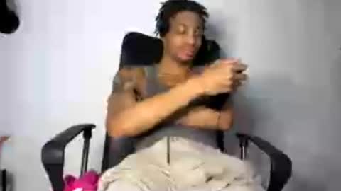 Snapshot of blackbulltitus chatting on 07-04-26, 02:40 BlackBullTitus online show from 07-04-26, 02:40