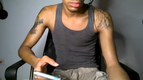 Snapshot of blackbulltitus chatting on 07-12-26, 02:46 BlackBullTitus online show from 07-12-26, 02:46