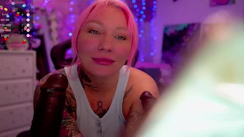 Snapshot of blackedbarbie chatting on 12-14-24, 07:25 Alice online show from 12-14-24, 07:25