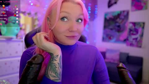 Snapshot of blackedbarbie chatting on 03-07-25, 06:43 Alice online show from 03-07-25, 06:43