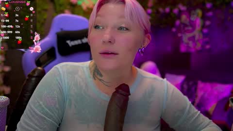 Snapshot of blackedbarbie chatting on 09-18-25, 06:43 Alice online show from 09-18-25, 06:43