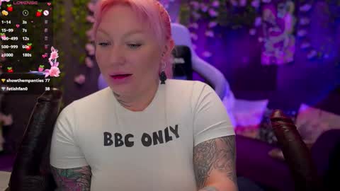 Snapshot of blackedbarbie chatting on 10-16-25, 07:15 Alice online show from 10-16-25, 07:15