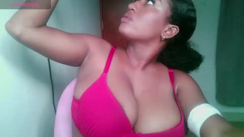 Snapshot of blackitybae chatting on 07-08-26, 12:09 Shophie White online show from 07-08-26, 12:09