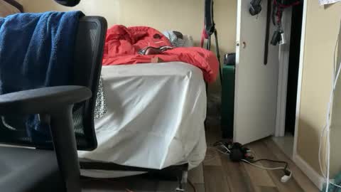 Snapshot of blackjag107 chatting on 10-27-25, 05:06 blackjag107 online show from 10-27-25, 05:06