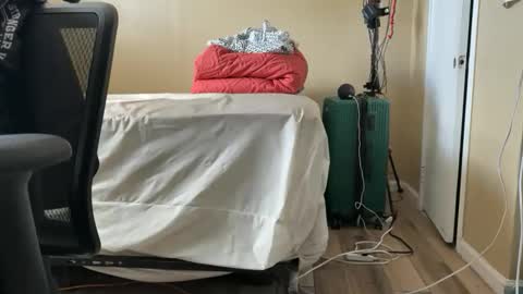 Snapshot of blackjag107 chatting on 10-29-25, 05:36 blackjag107 online show from 10-29-25, 05:36