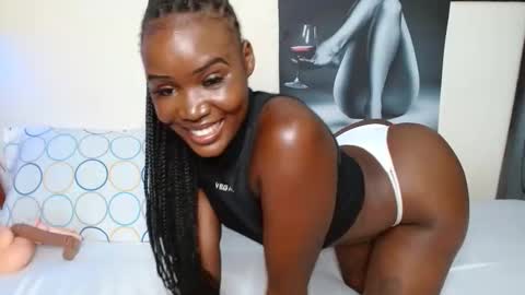 Smiley sylivia online show from 10-22-25, 04:46