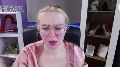 Z O E Y online show from 02-03-26, 06:40