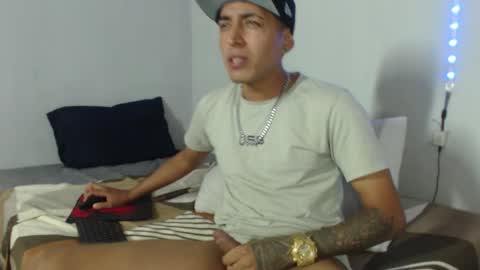 Snapshot of blackskull22x chatting on 11-05-25, 11:27 Scott IMDEPENDIENT MODEL online show from 11-05-25, 11:27