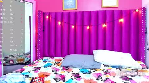 Tifffany bllom online show from 03-11-25, 06:43